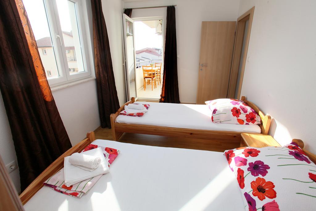 Apartments Villa Karlo Kaštela Eksteriør bilde